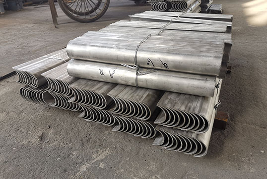 选择火电锅炉省煤器防磨护瓦，，，，，，，，选择定心